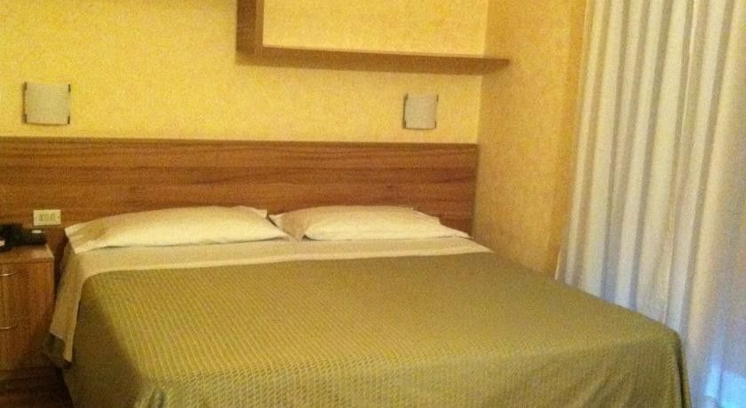 Desenzano 3* Milan